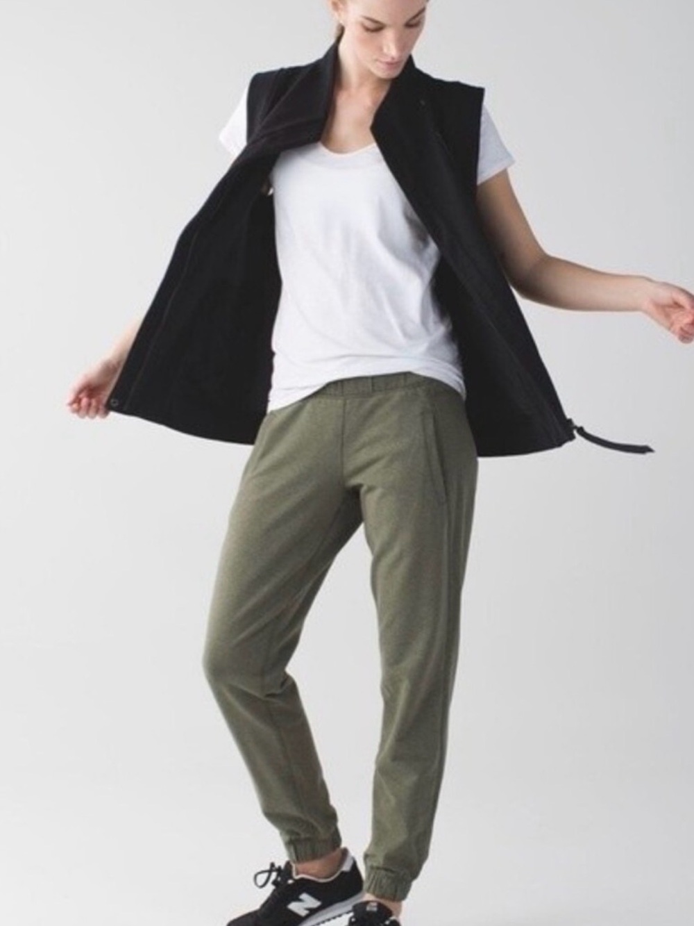 lululemon athletica Sattva Pant II heathered khaki green Joggers
